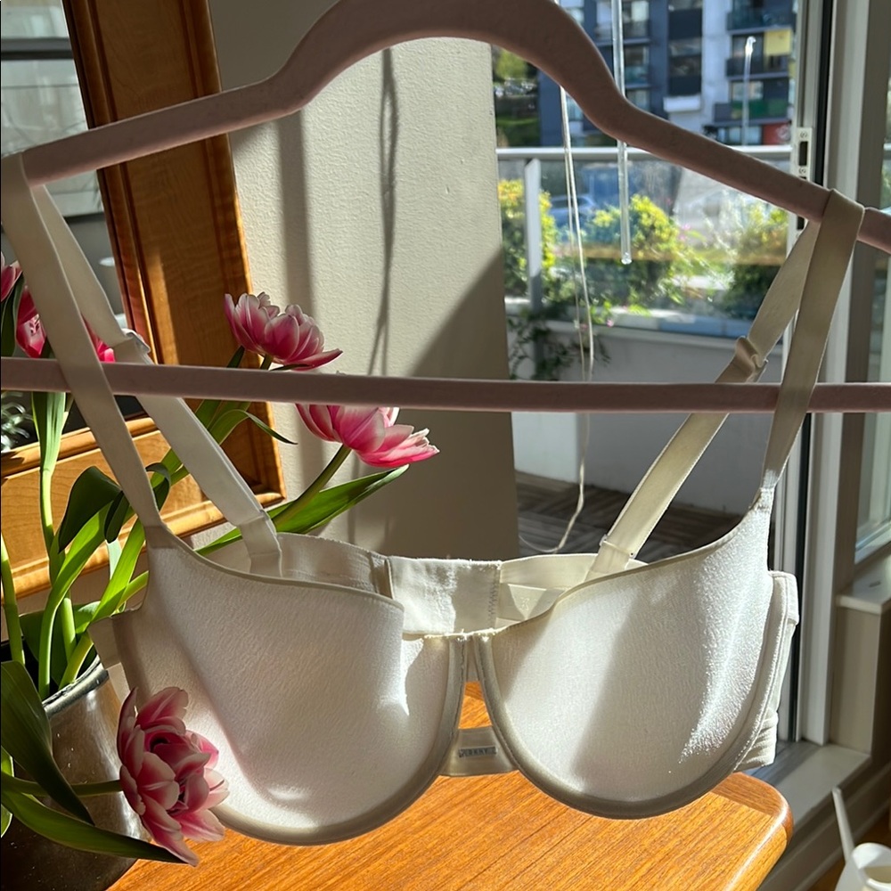 DKNY White Bra with fine mesh back